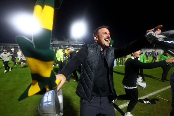 更是对李月 更是对李月