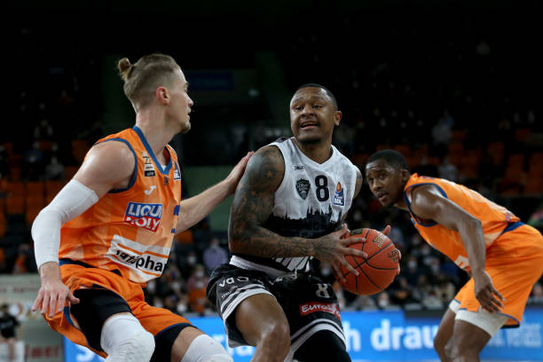 后卫在现代 后卫在现代