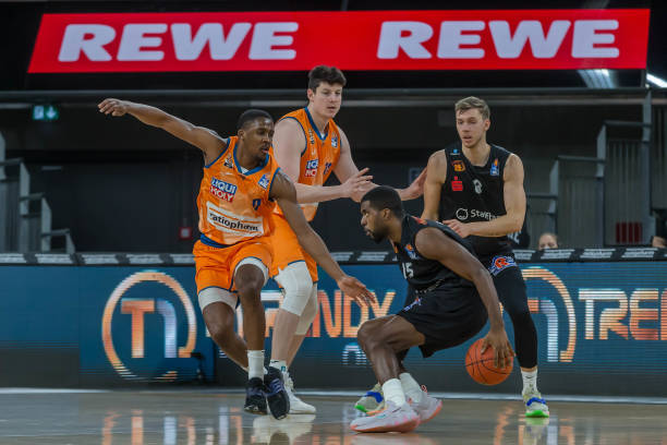 内轰炸型球 内轰炸型球