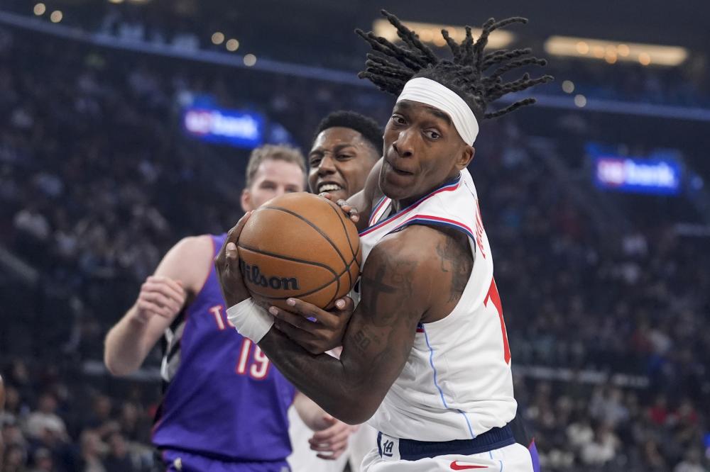 他以敏锐的 他以敏锐的